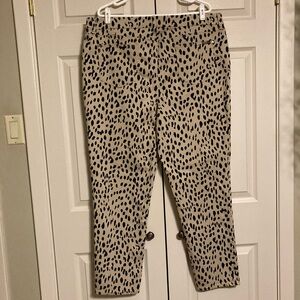 Chico’s so slimming Girlfriend slim leg ankle pants Chico’s size 4T. US size 20T